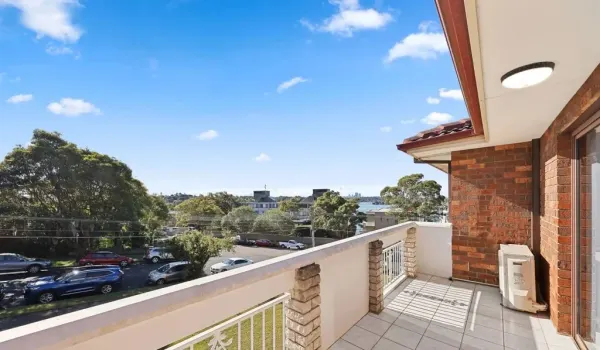 4/29 Walton Crescent (1/13)