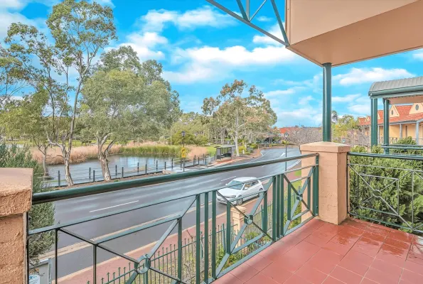 4/60-64 Sir Ross Smith Boulevard (1/21)