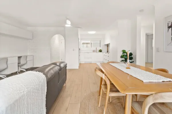 4/63 DIXON STREET (1/19)