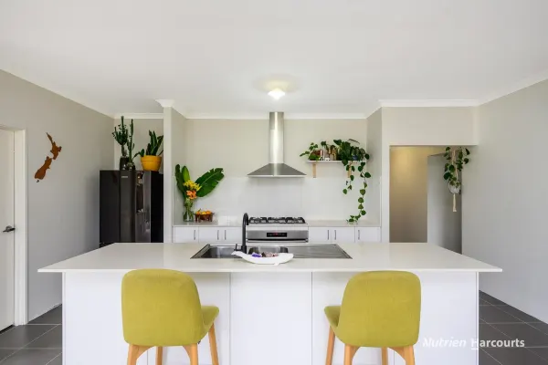 4 Bunker Crescent (1/19)