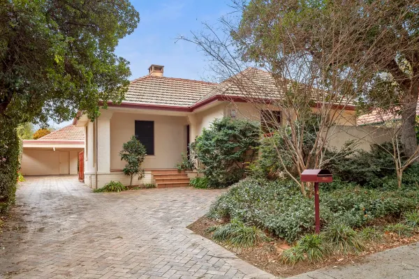 4 Solander Place (1/27)