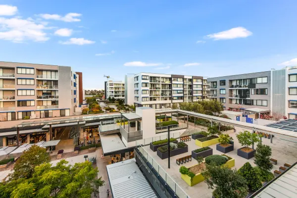 401/52 Charlotte Street (1/8)
