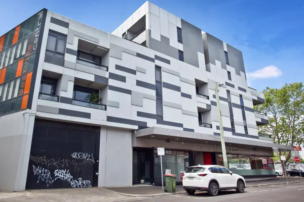 402/2 Dennis Street (1/14)
