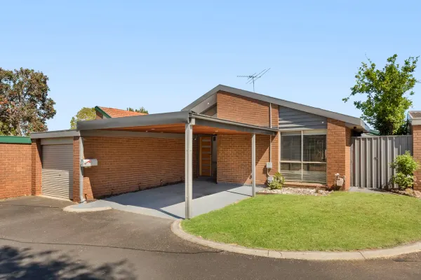 41 Oakwood Drive (1/15)