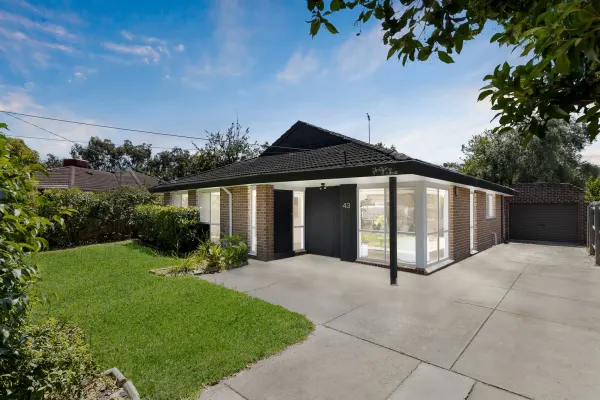 43 Ester Crescent (1/10)
