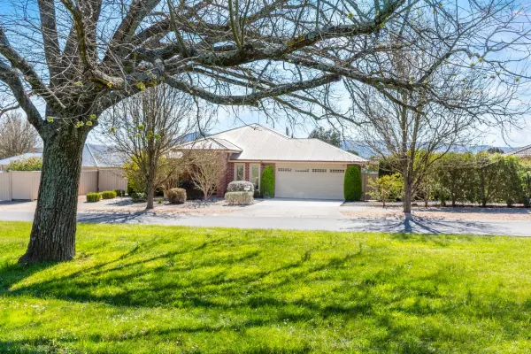 43 Saunders Road (1/3)