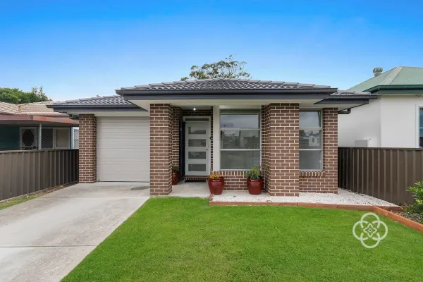 43a Croudace Street (1/19)