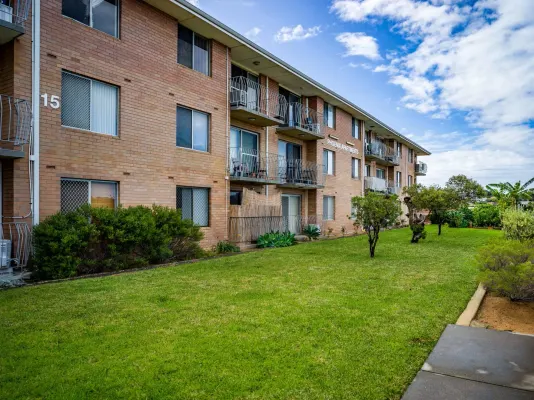 44/15 Glendower Way (1/6)