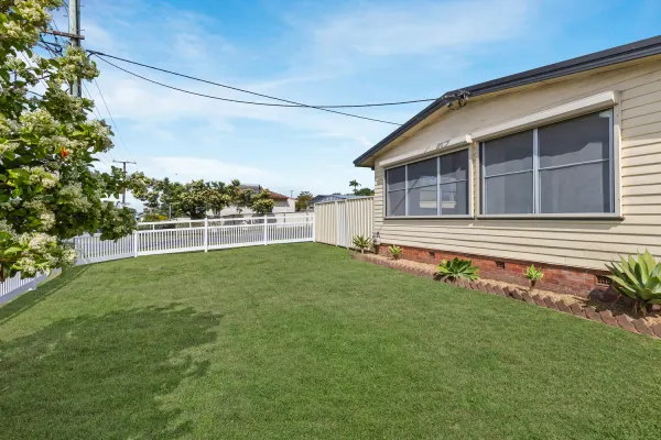 44 Aberglasslyn Road (1/16)