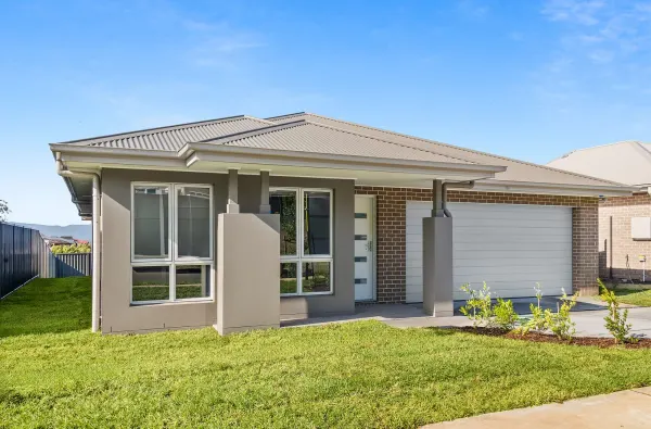 44 Holroyd Street (1/7)