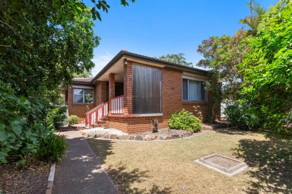 45 Pasedena Crescent (1/16)