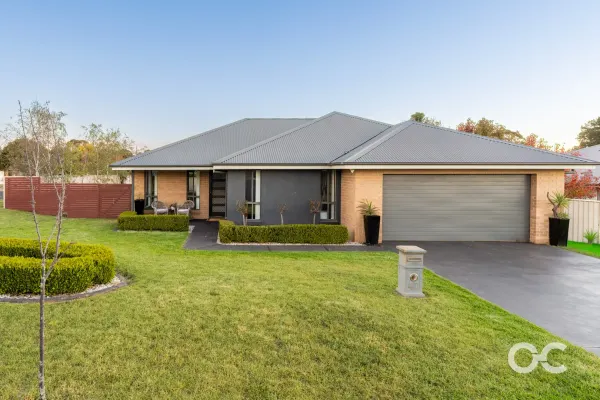47 Melaleuca Way (1/22)