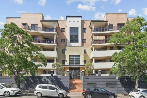 48/12-20 Lachlan Street (1/8)