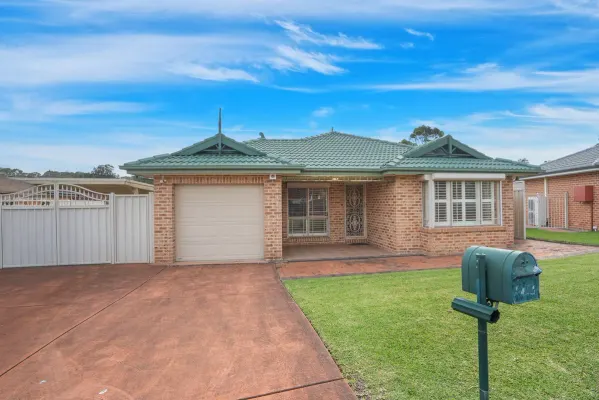 5 Angophora Close (1/23)