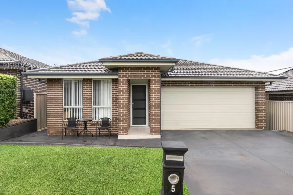 5 Little John Street (1/1)