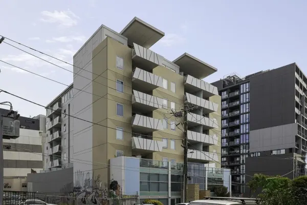 504/277 Raglan Street (1/2)