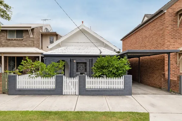 52 Hubert Street (1/15)