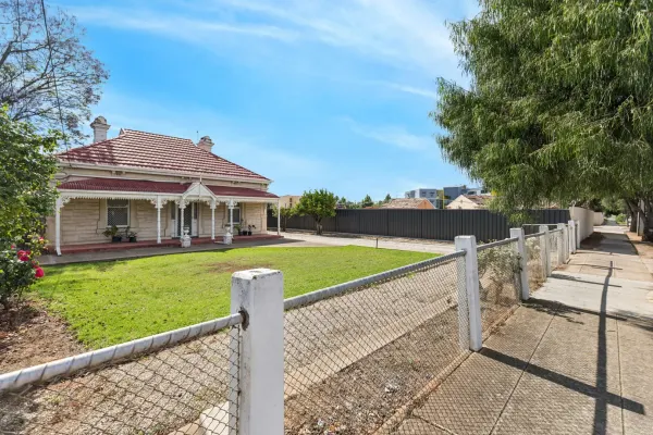 52 Milner Road (1/12)