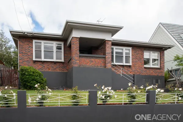 52 Racecourse Crescent (1/24)