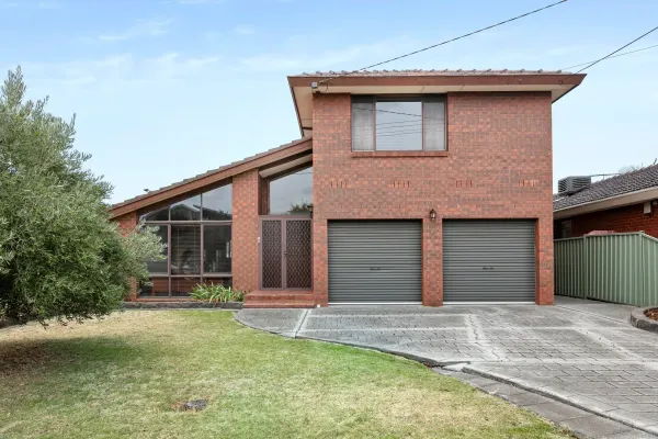 52 Swan Street (1/11)