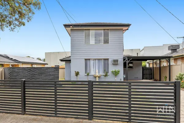 54 Kernot Crescent (1/15)