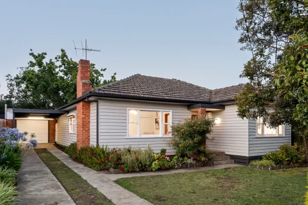 54 Mcnamara Street (1/13)