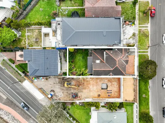 55 Burnell Street (1/8)