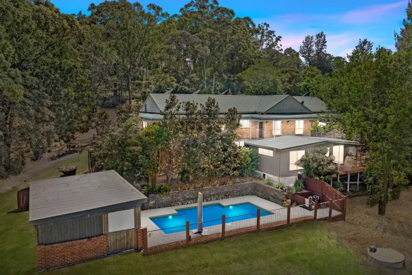 56 Riverview Road (1/33)