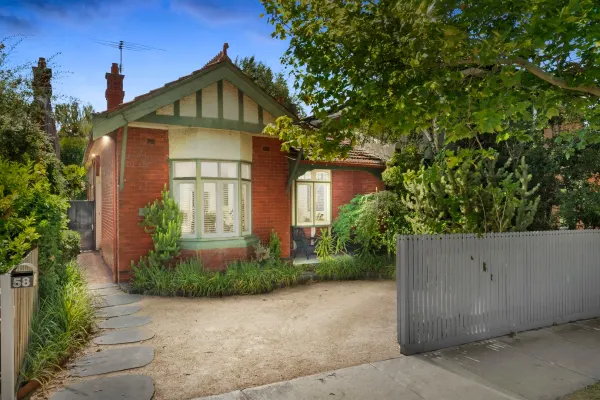 58 Riddell Parade (1/15)