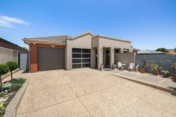 5a Carnarvon Avenue (1/24)