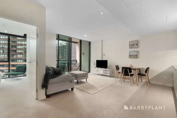 5C/9 Waterside Place (1/19)