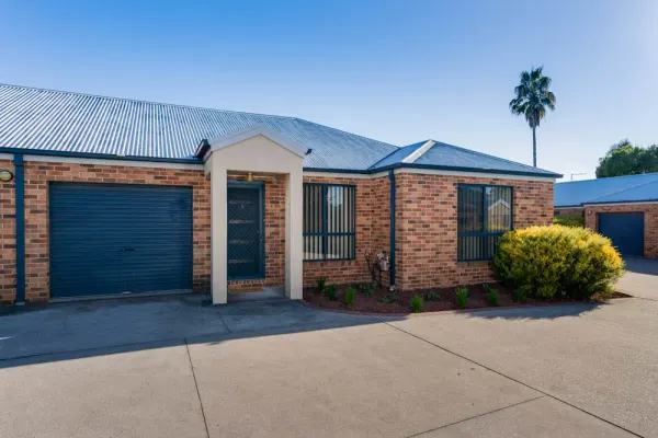 6/197 Andrews Street (1/17)