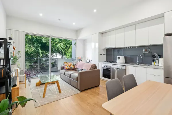 6/2 Allan Street (1/12)