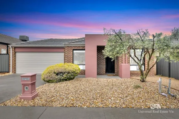 6 Pearce Way (1/30)