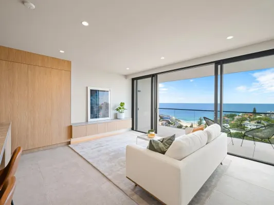 61/20 Illawong Avenue (1/9)