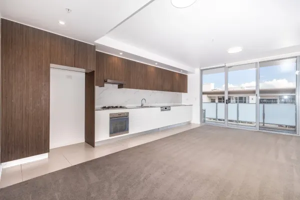 610/10B Charles Street (1/12)