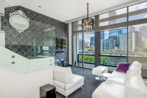 619/1 Queensbridge Square (1/22)