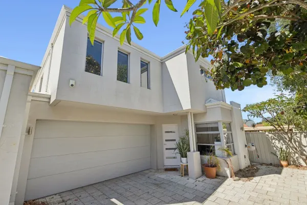 61D Hillsborough Drive (1/24)