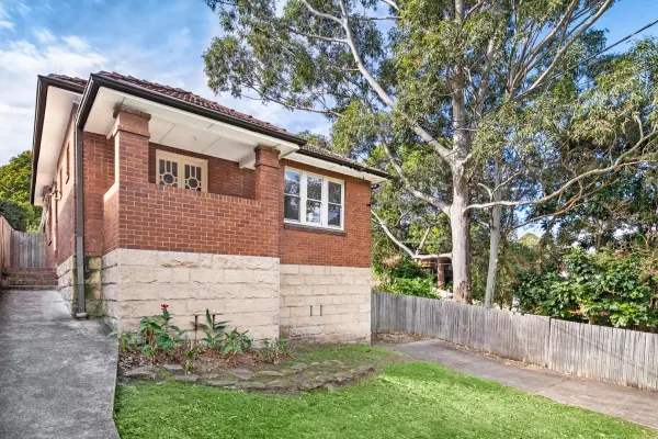 62 Phoenix Street (1/9)