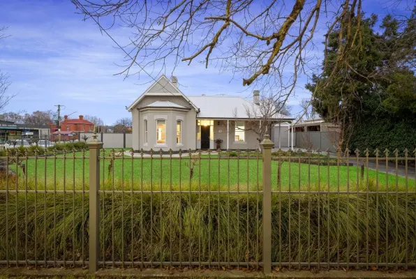 661 Young Street (1/1)