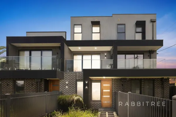 682 Bell Street (1/15)