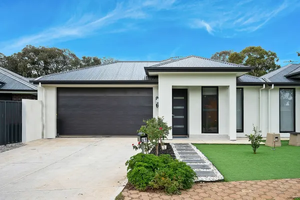 69 Chartwell Crescent (1/23)