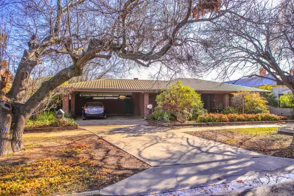 69 Edwardes Street (1/15)