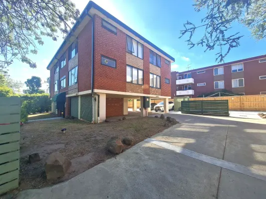7/106 Ascot Vale Road (1/15)
