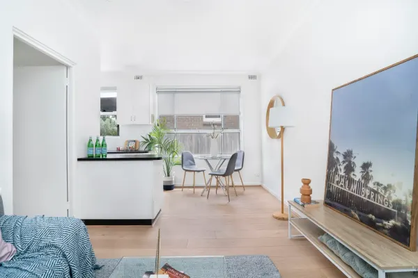 7/20 Herbert Street (1/10)