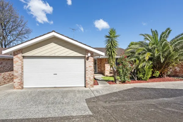 7/76 Manahan Street (1/12)