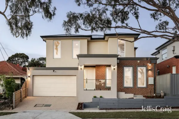 7 Currajong Street (1/18)