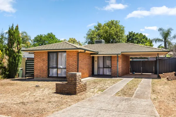 7 Denton Court (1/13)