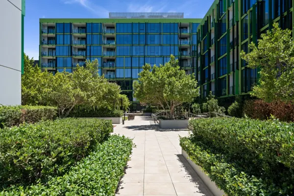 708/8 Tassels Place (1/26)