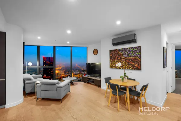 7306/228 La Trobe Street (1/14)